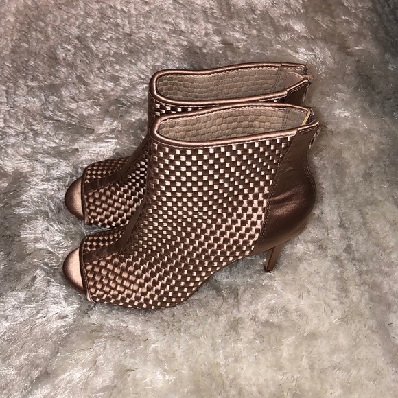 Nine West Shoes - NINE WEST PEEP TOE HEELS SIZE 8